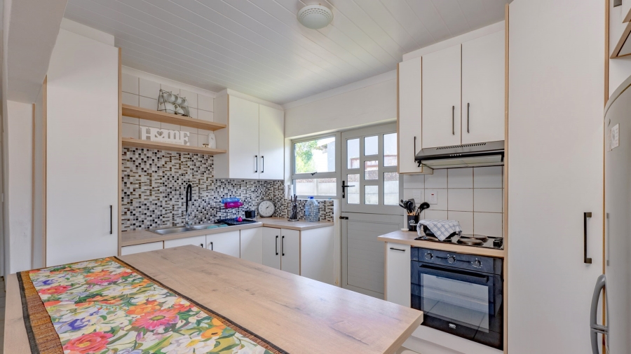 3 Bedroom Property for Sale in Struisbaai Western Cape